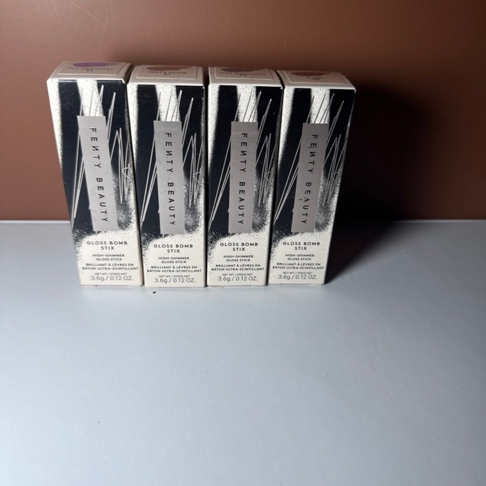 Fenty Beauty Gloss Bomb